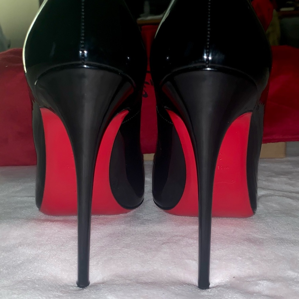 Louboutin So Kate Pump 38.5 (New)